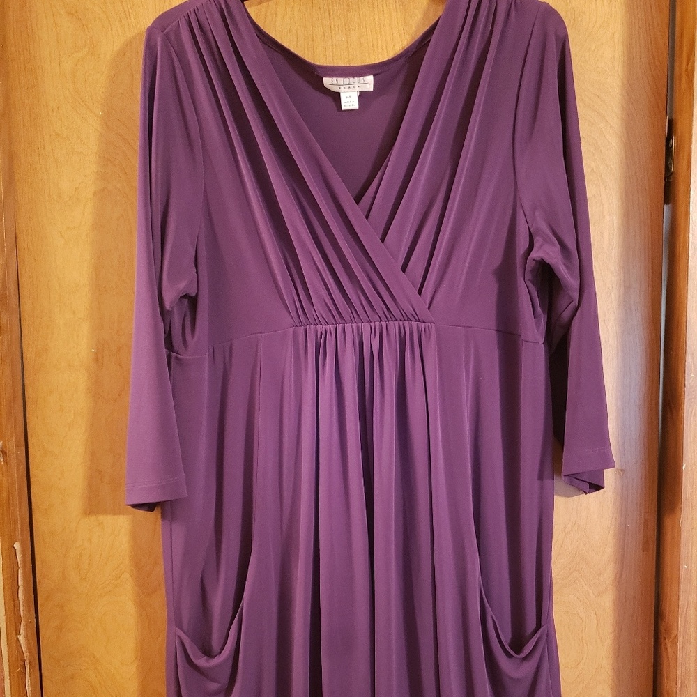 15W En Focus purple long sleeve bubble bottom dres